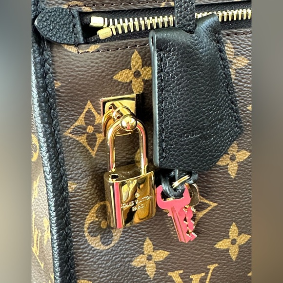 🆕Louis Vuitton Popincourt MM 👜in Noir - Picture 11 of 17
